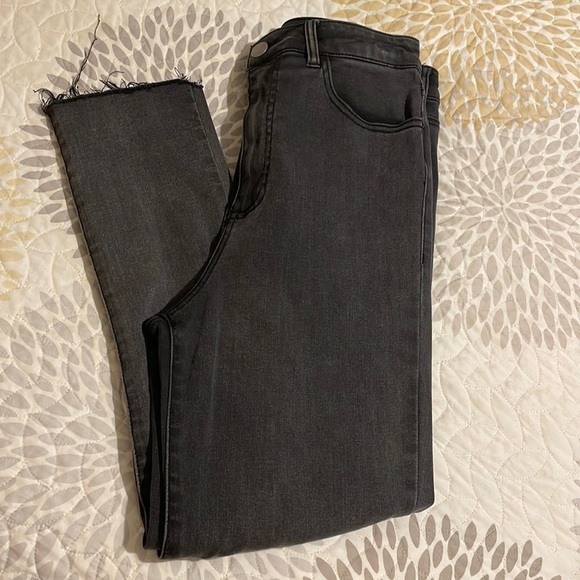 SKINNY Leg Mid Rise Coated Denim Jeans charcoal color size 11 - Picture 2 of 6